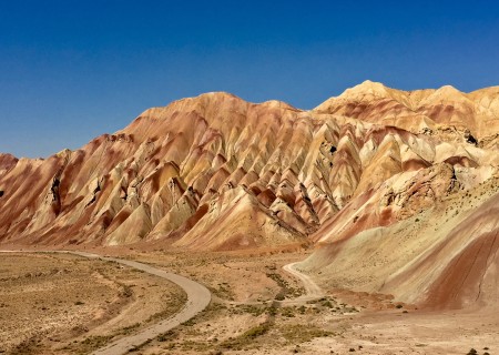 montagne colorée à Tabriz