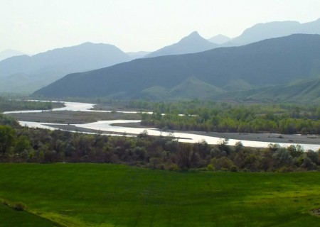 Rivière frontalière d'Aras