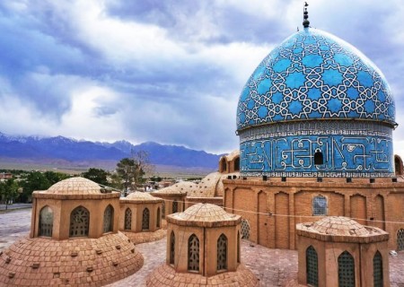 Mausoleum in Iran 